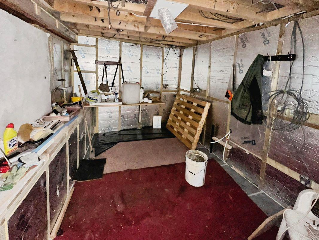 3 bed property in Part Converted Building, Wetley Rocks